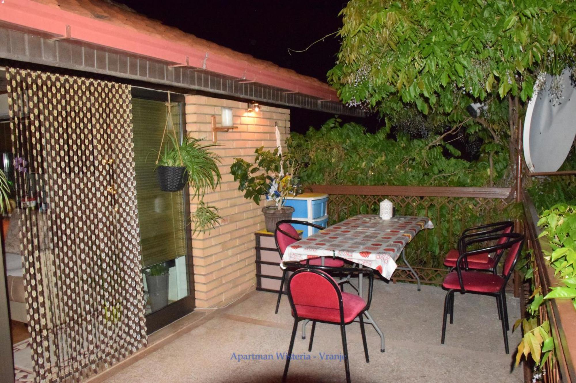 Apartman Wisteria Vranje Exteriör bild